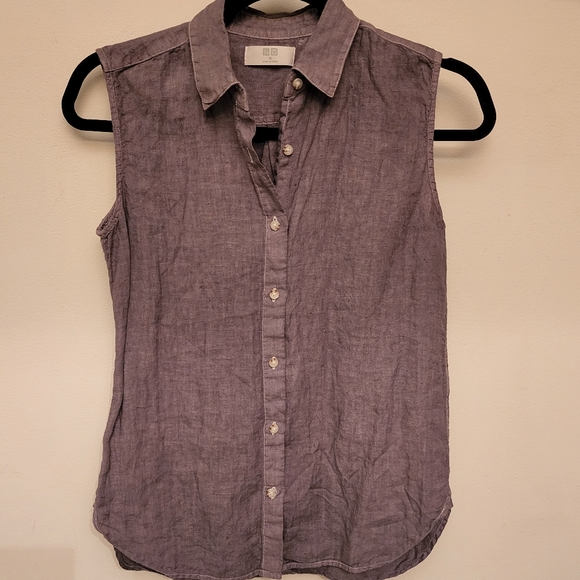 Uniqlo botton down linen top. - Picture 1 of 4